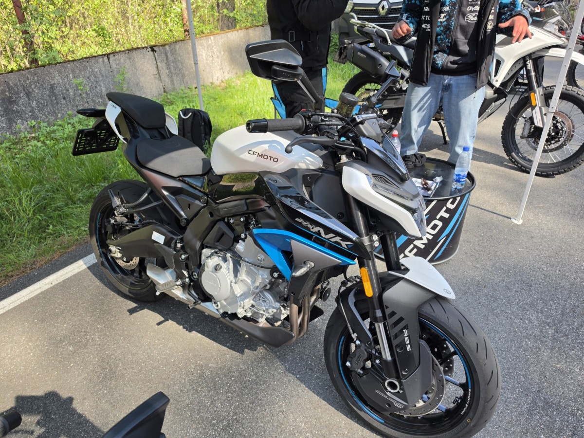 CFMOTO 675NK Foto: iAuto