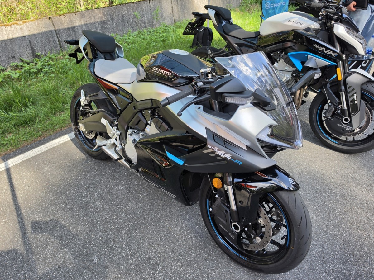CFMOTO 675 SR-R Foto: iAuto