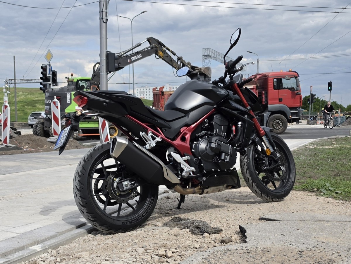 Honda CB750 Hornet E- Clutch Foto: iAuto