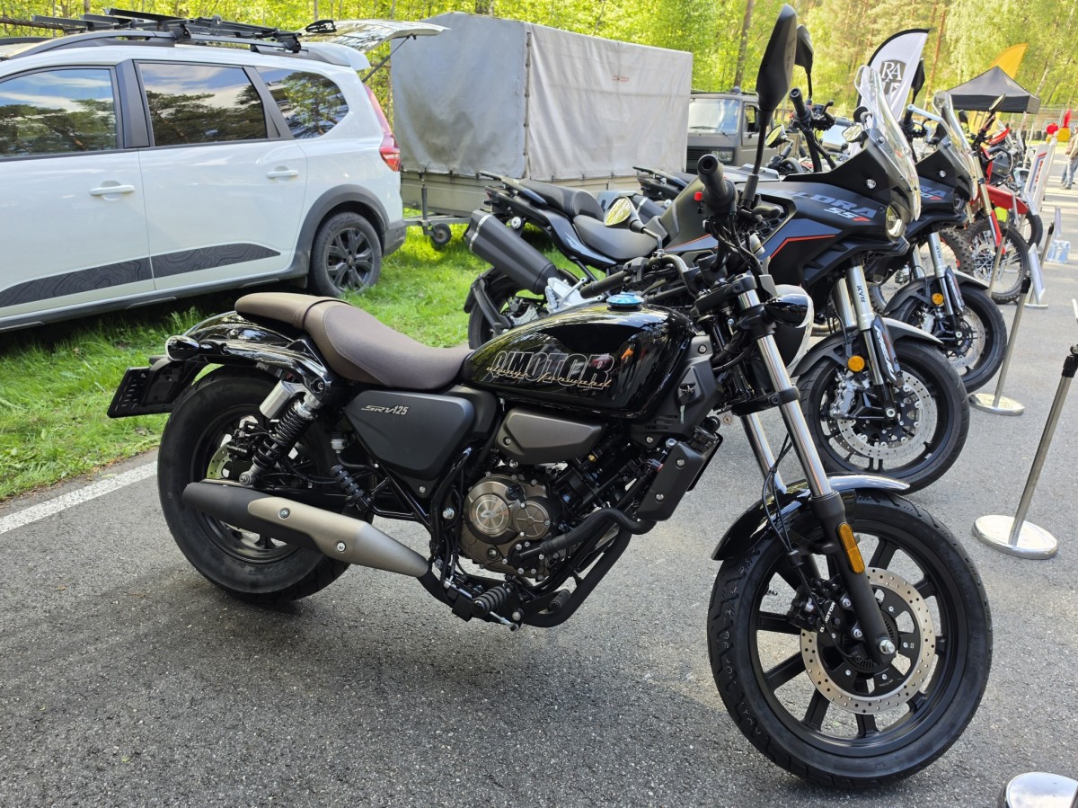 QJ MOTOR SRV 125 Foto: iAuto